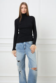 Feather Knitted Turtleneck Black/Beige